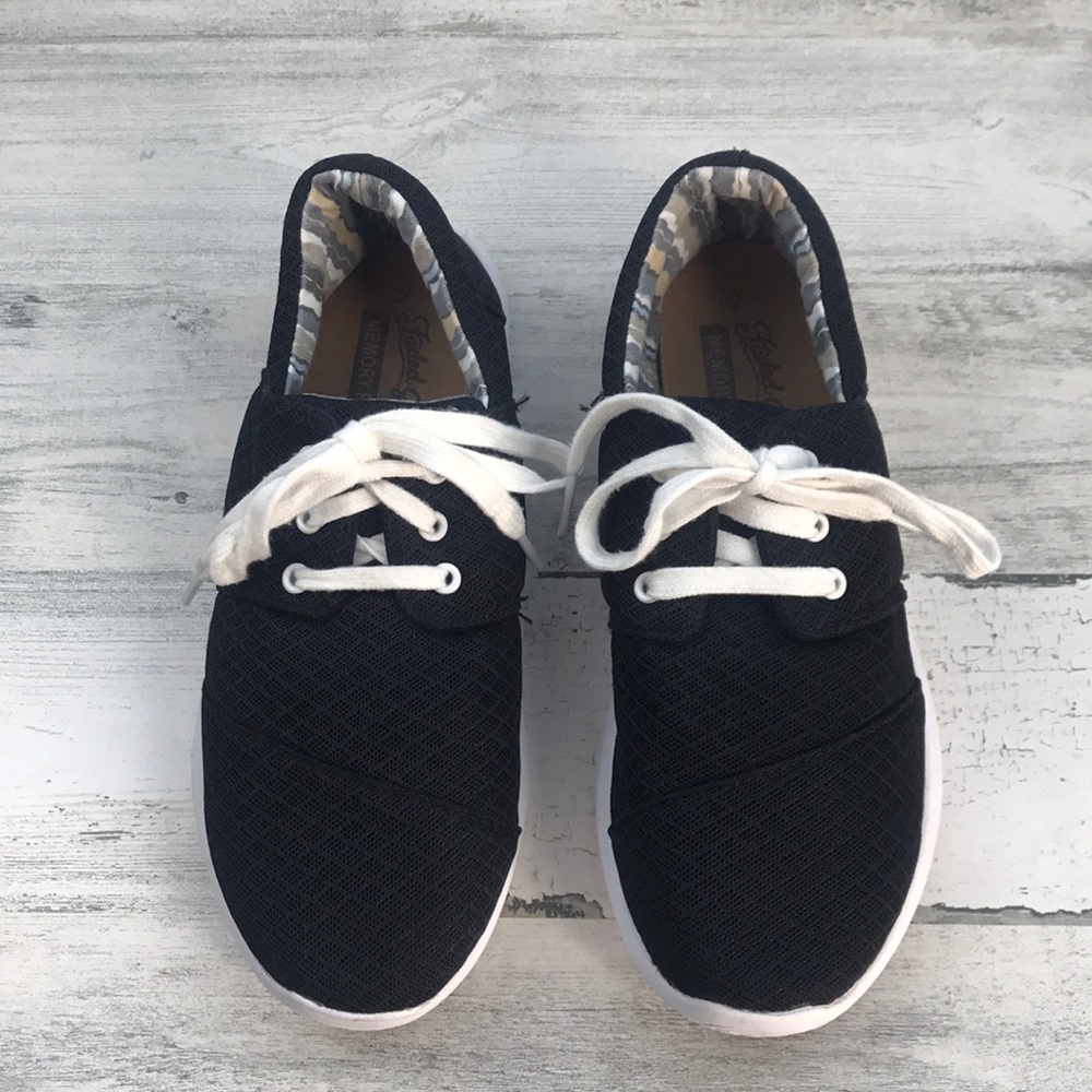 Faded Glory black sneakers size 6
